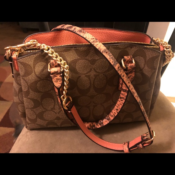 Mini Coach Signature purse. - Picture 6 of 6